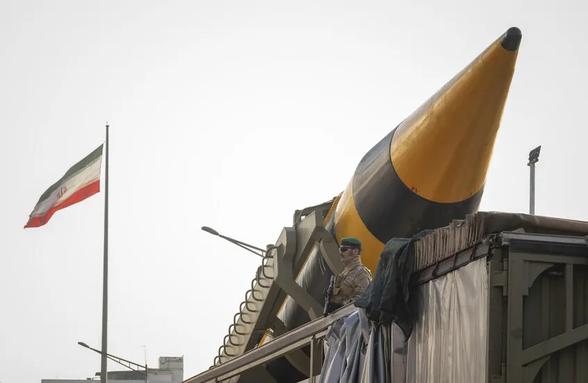 حرس الثورة الإيراني: على الجنود الأمريكيين مغادرة المنطقة فورا وإلا فسيدفنون تحت الأنقاض أينما كانوا